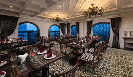 Canary Hotel Отели рядом с достопримечательностью «Quan Su Temple»