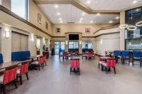 Comfort Inn & Suites Wichita Northeast - Parkplatz