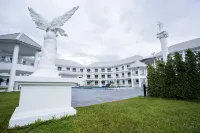 White House Hotels in Ban Tak