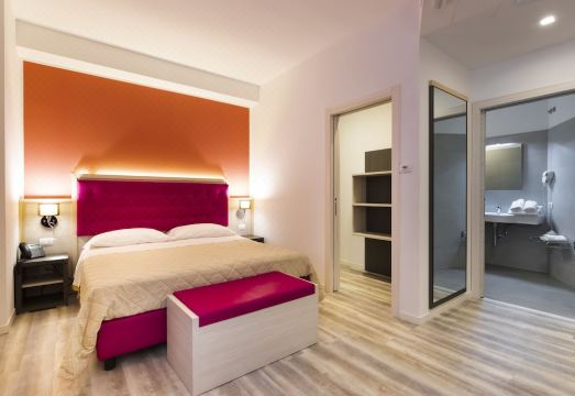 3. 알마 리빙 호텔..