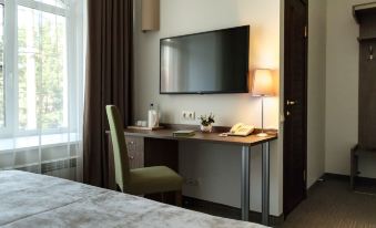 Staryij Dvorik Na Orlovskoj Hotel