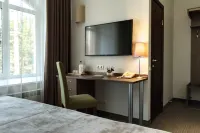 Staryij Dvorik Na Orlovskoj Hotel Hôtels à proximité de : Université d'État de Viatka