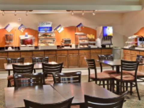 Holiday Inn Express & Suites BEAUMONT - OAK VALLEY by IHG Hoteles en Condado de Riverside