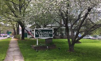 The Colonial Motel
