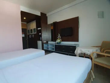 더 하우스 햇 야이