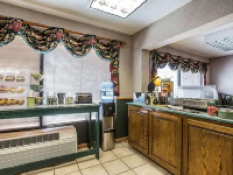 Quality Inn & Suites Mt Chalet Hotels in Rabun County
