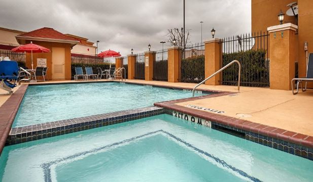 베스트 웨스턴 플러스 케이티 인 앤드 스위트