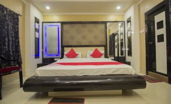 OYO 27610 Hotel Landmark
