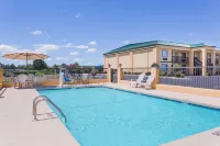 Days Inn by Wyndham Byron