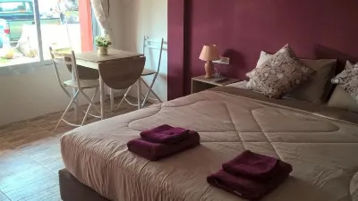 Aiyara House Hotel di Ban Pom