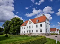 Haraldskær Sinatur Hotel & Konference Hotels near Grejsdal Church