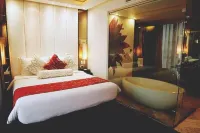 The Penthouse Hotel and Residences - Mountain view