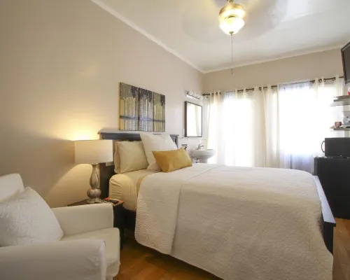 โรงแรมรอยัล โรงแรมในลองบีช