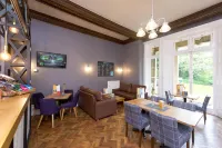 YHA Bath Hotels in Limpley Stoke