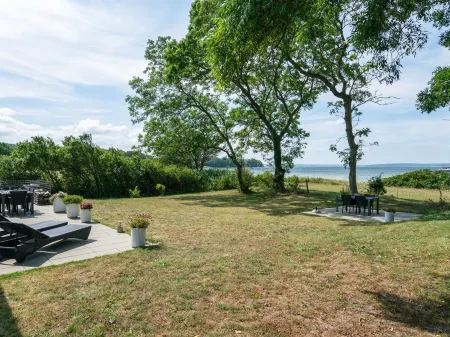 "Jeppe" - 50m to the Fjord