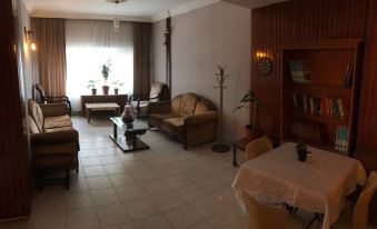 Mola Otel - Housity