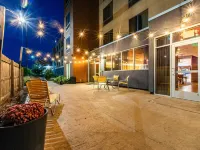 Fairfield Inn & Suites Rochester Mayo Clinic Area/Saint Marys Hotels near Shades of Green