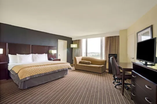 Wyndham Garden Norfolk Downtown