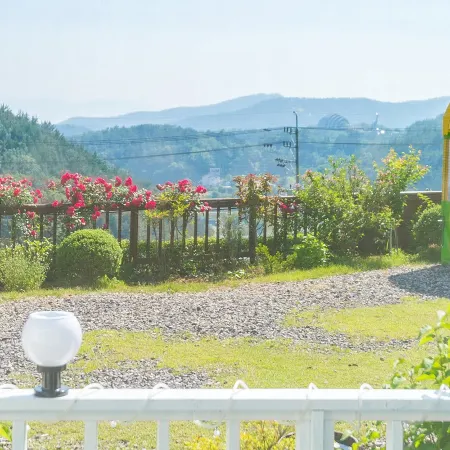Goseong Hatsal Gadeuk Pension