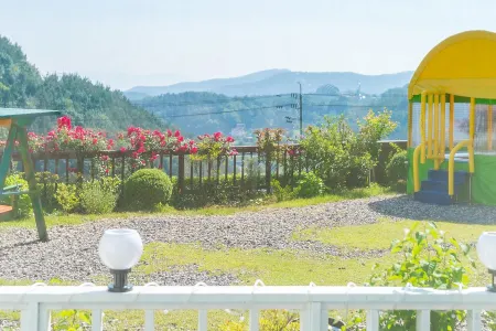 Goseong Hatsal Gadeuk Pension