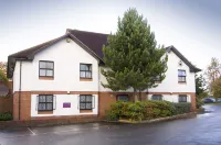 Premier Inn Manchester Airport Heald Green - Parkplatz