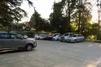 โรงแรม Country Inn, Bhimtal - ที่มีที่จอดรถ
