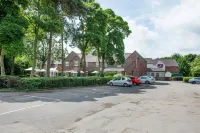 Premier Inn Nuneaton/Coventry - parking