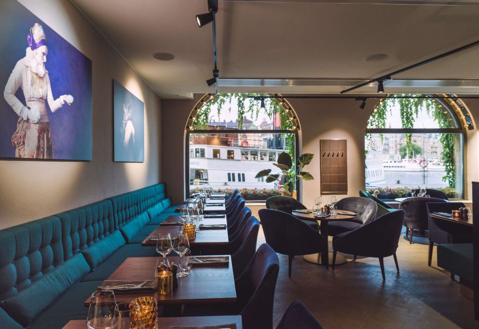 래디슨 컬렉션 스트랜드 호텔 레스토랑