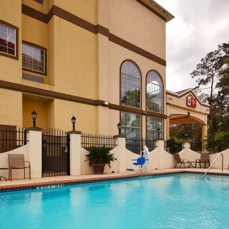 Best Western Plus New Caney Inn  Suites
