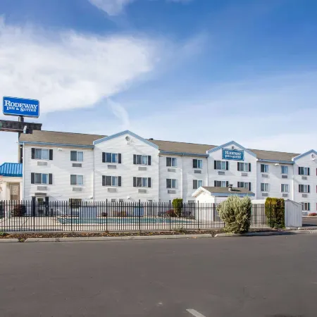 Rodeway Inn & Suites