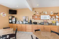 Super 8 by Wyndham Fort Dodge IA - Breakfast