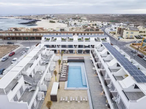 Esmeralda Cotillo Homes by Livvo
