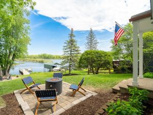 Lakefront Retreat