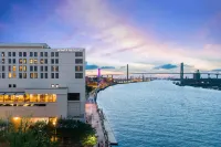 Hyatt Regency Savannah Các khách sạn gần Wright Square