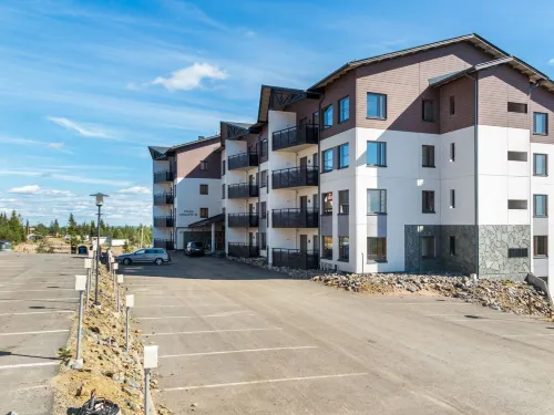 Nordic Chalet 9503