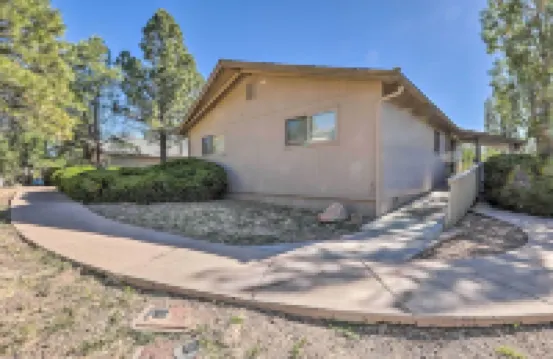 Flagstaff Townhome - Walk to Country Club and Pools!