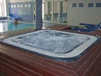 Aquaria - Hot Tub
