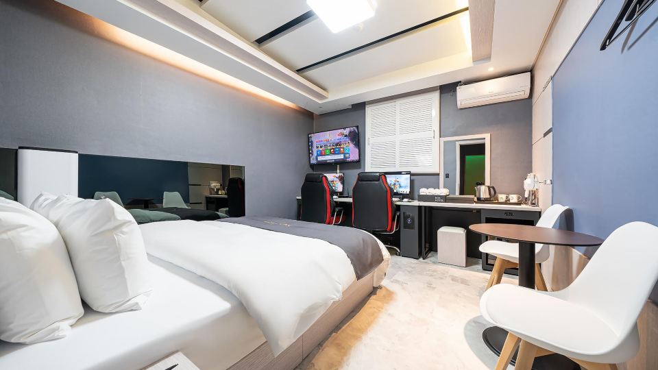 The Nox Hotel