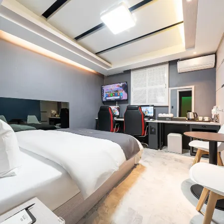 The Nox Hotel