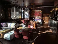 The Walrus Bar and Hostel - Hostels
