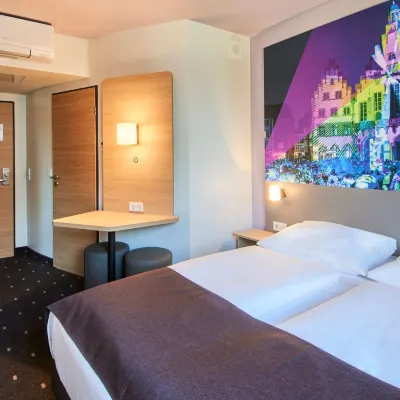 B&B HOTEL Frankfurt-Niederrad Hotels near Schwanheim