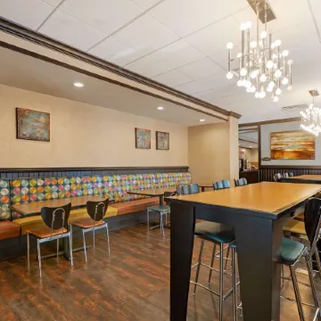 Best Western Plus Midwest Inn