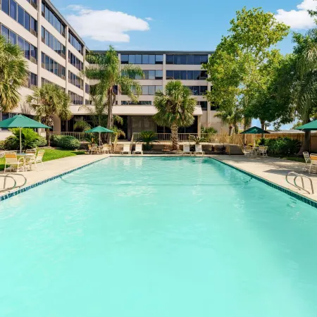 La Quinta Inn & Suites by Wyndham New Orleans Airport