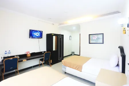 Hortus Inn Tawangmangu Отели в г. Тавангмангу