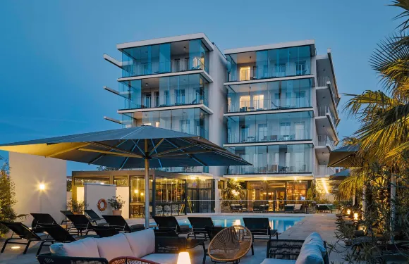 美居土倫濱海拉塞訥酒店