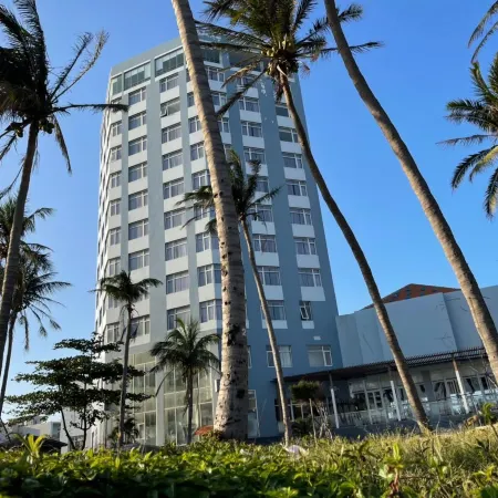 Sai Gon Phu Yen Hotel Отели рядом с достопримечательностью «Городской плаж»