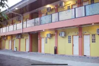 Kelapa Gading Guesthouse Hôtels à : Lolong Belanti