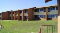 Holiday Lodge & Suites - Bintang 2