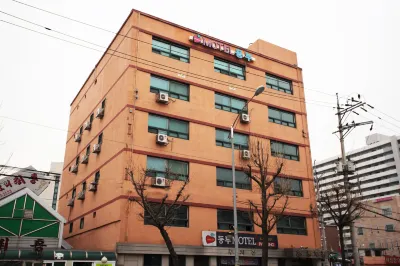 Cheongnyangni Dongbu Motel Hotels near Yongdap Statioin