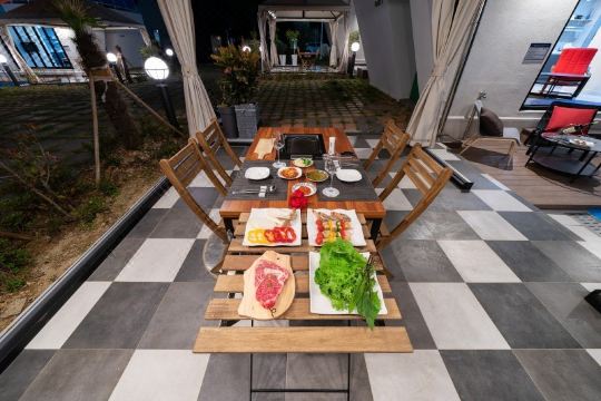 더휴일 풀빌라펜션